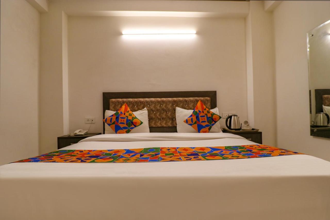 Fabexpress Dolphin International Near Delhi Airport Hotel New Delhi Ngoại thất bức ảnh